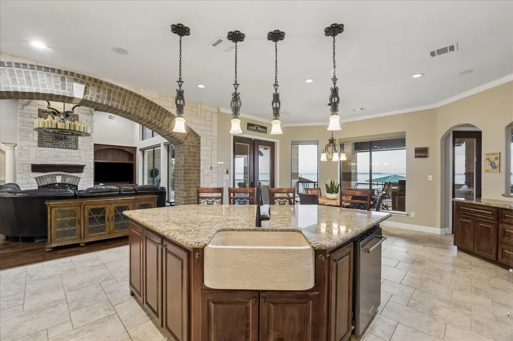 18 Lakeway Drive Coldspring, TX 77331