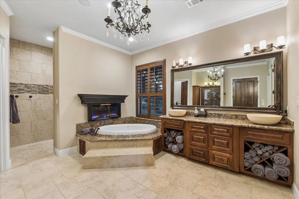 18 Lakeway Drive Coldspring, TX 77331