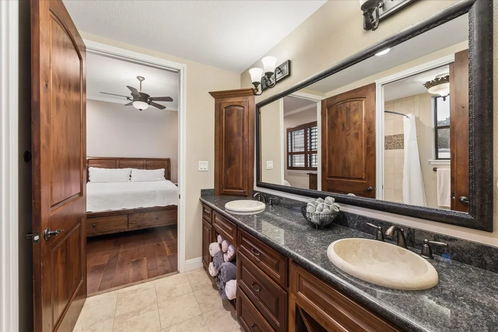 18 Lakeway Drive Coldspring, TX 77331