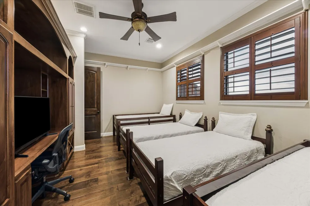 18 Lakeway Drive Coldspring, TX 77331