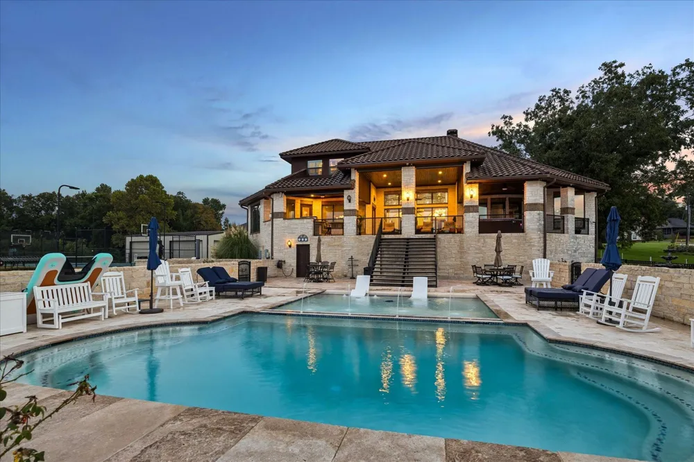 18 Lakeway Drive Coldspring, TX 77331