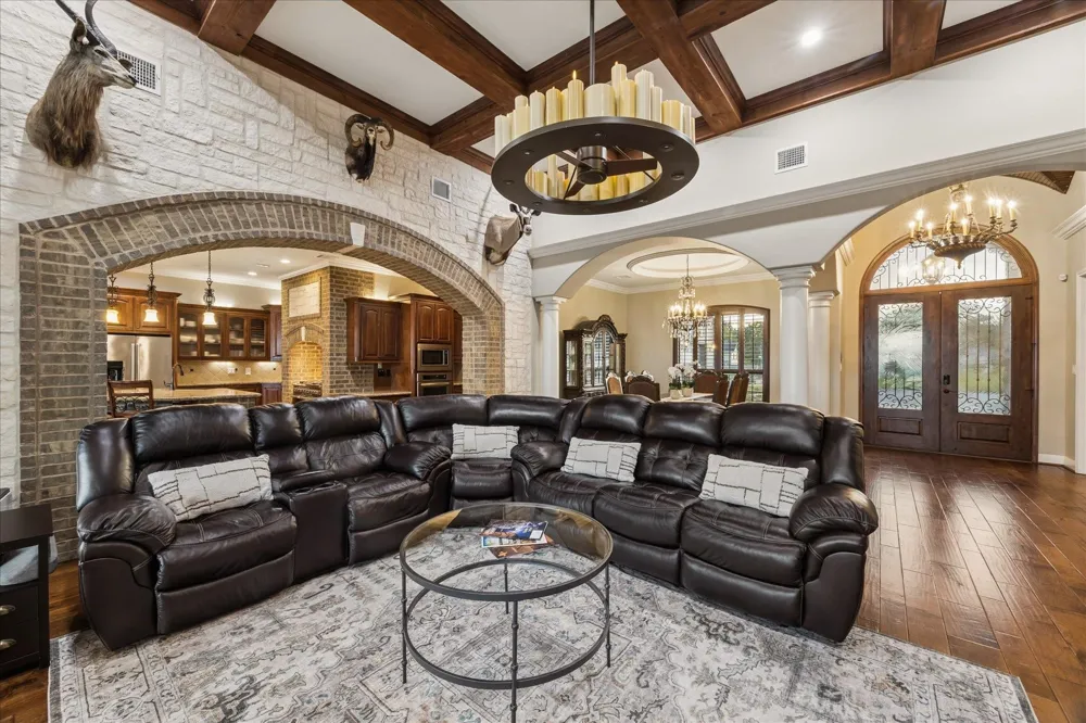 18 Lakeway Drive Coldspring, TX 77331