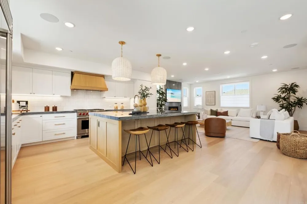 270 Normandy Lane Carlsbad, CA 92008