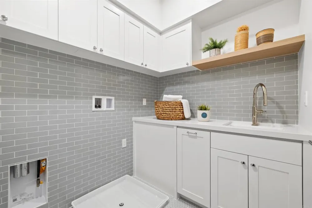 270 Normandy Lane Carlsbad, CA 92008
