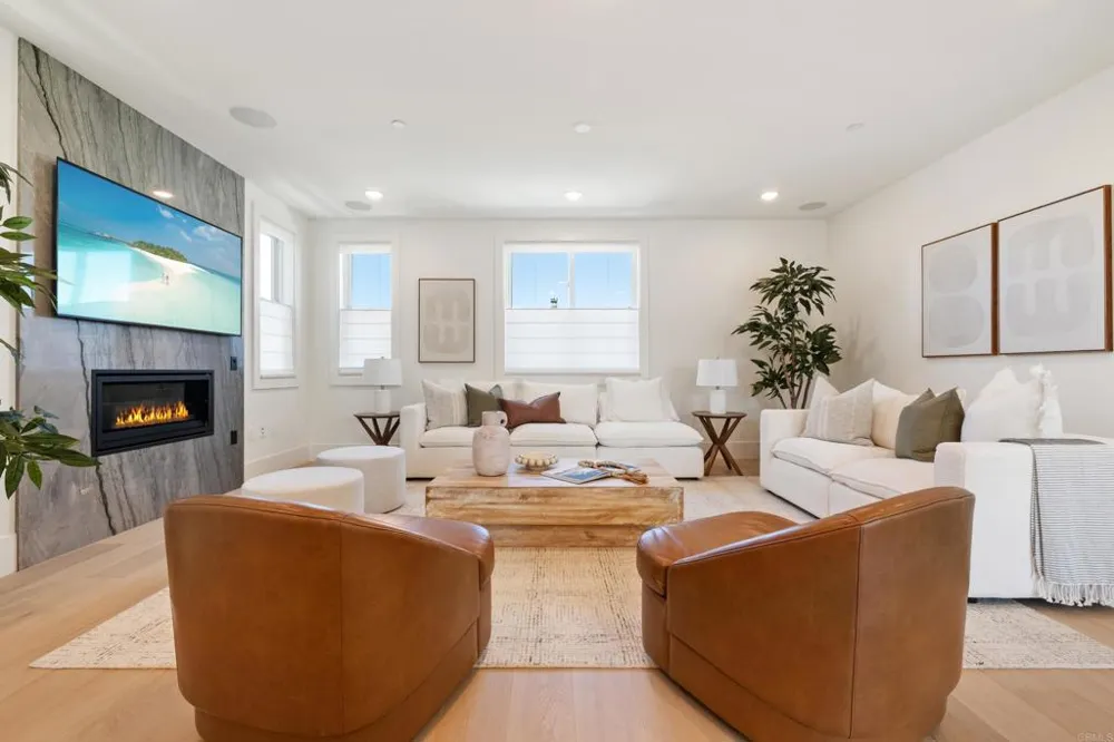 270 Normandy Lane Carlsbad, CA 92008