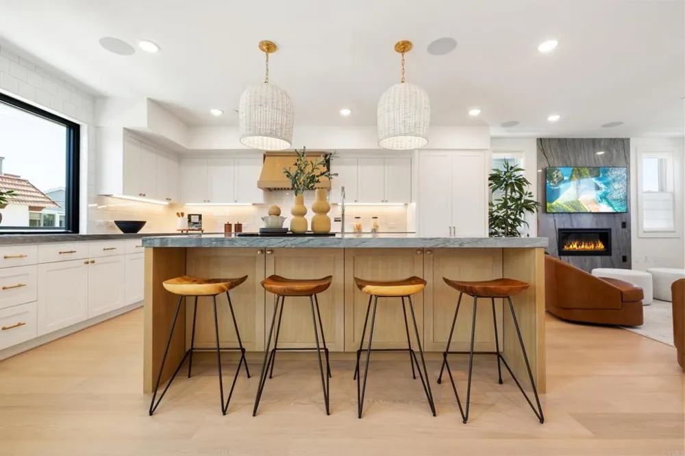 270 Normandy Lane Carlsbad, CA 92008