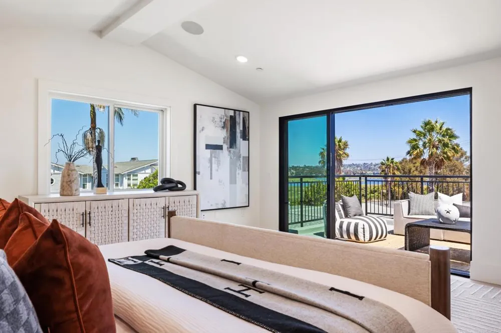 270 Normandy Lane Carlsbad, CA 92008