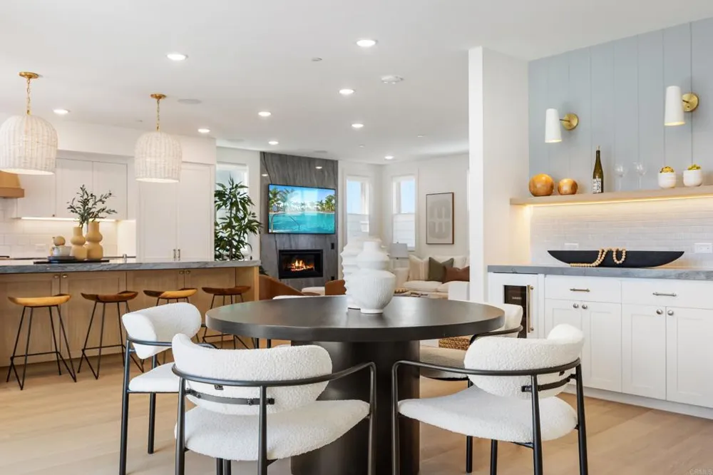 270 Normandy Lane Carlsbad, CA 92008