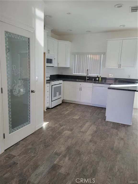 305 Faith Perris, CA 92571