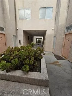 7900 Woodman Avenue #105 Panorama City, CA 91402