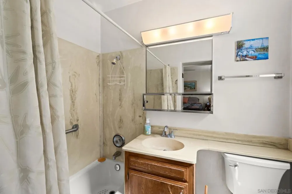 450 J Coronado, CA 92118