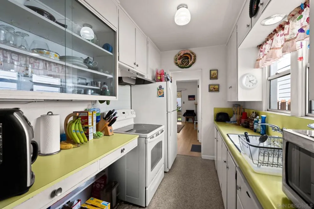 450 J Coronado, CA 92118