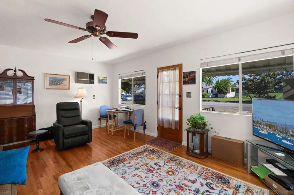 450 J Coronado, CA 92118