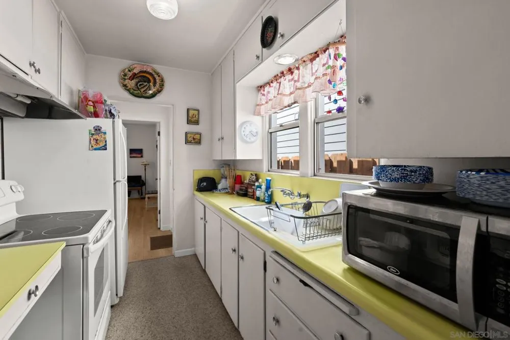 450 J Coronado, CA 92118