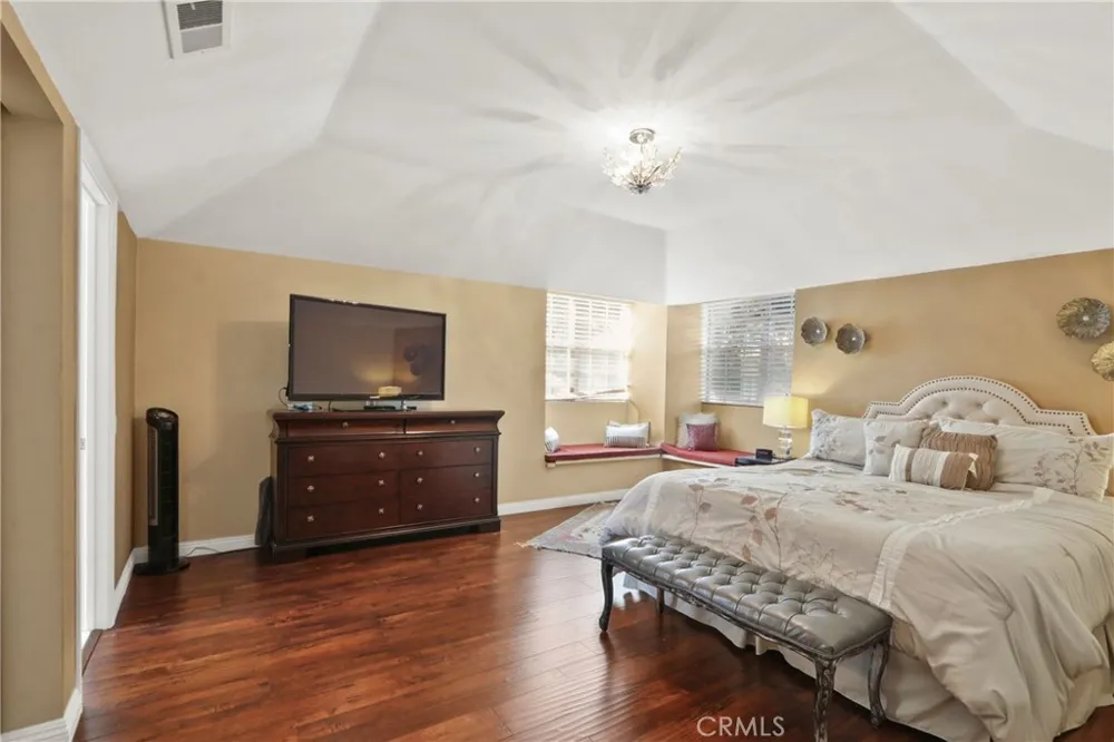 61 W Yale Loop Irvine, CA 92604