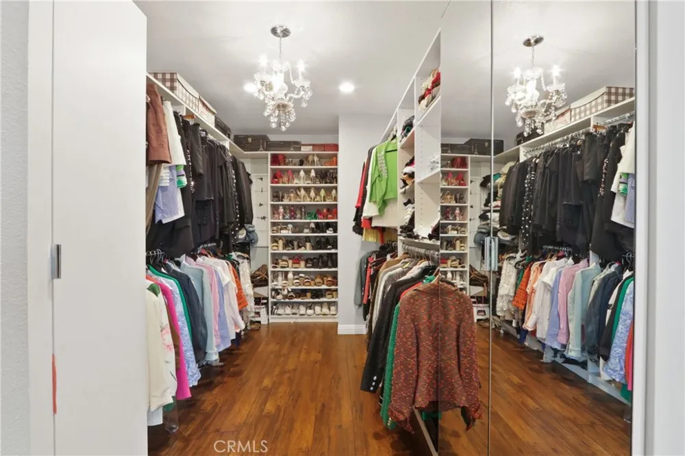 61 W Yale Loop Irvine, CA 92604
