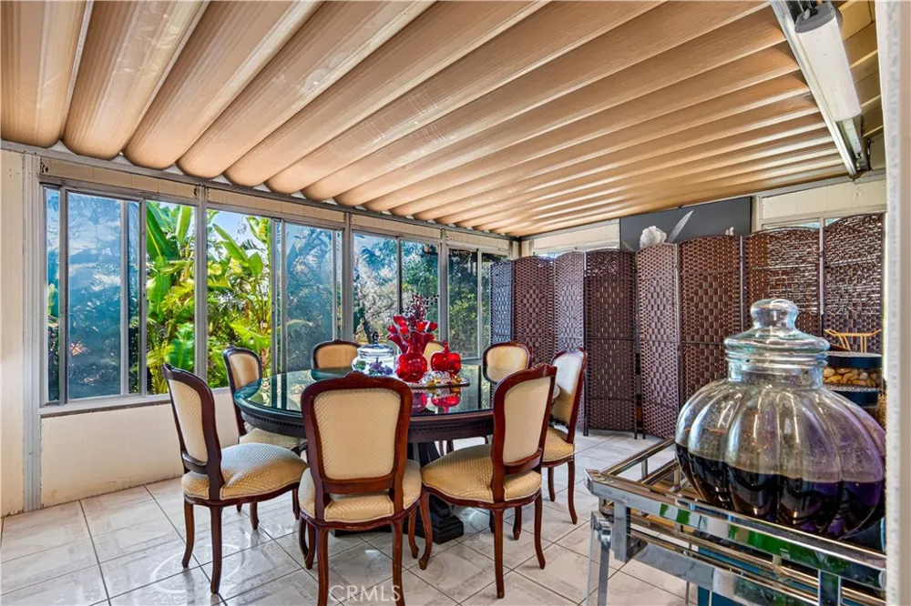 4537 Ellenita Avenue Tarzana, CA 91356