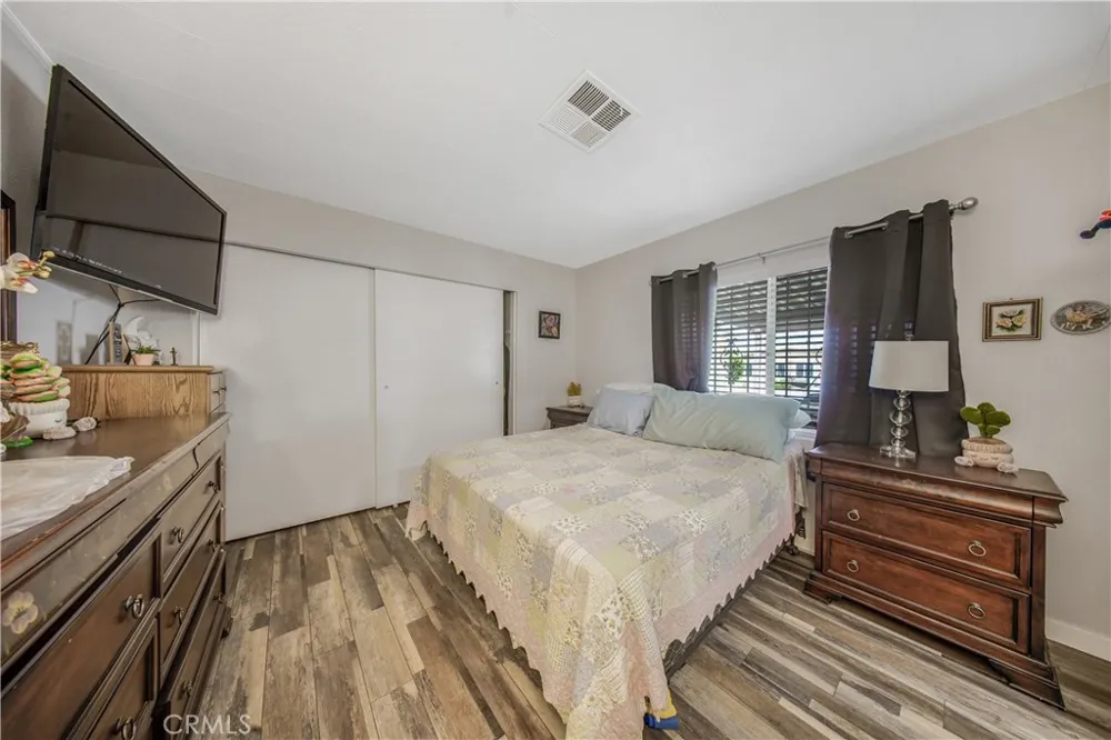 925 S Palm Hemet, CA 92543