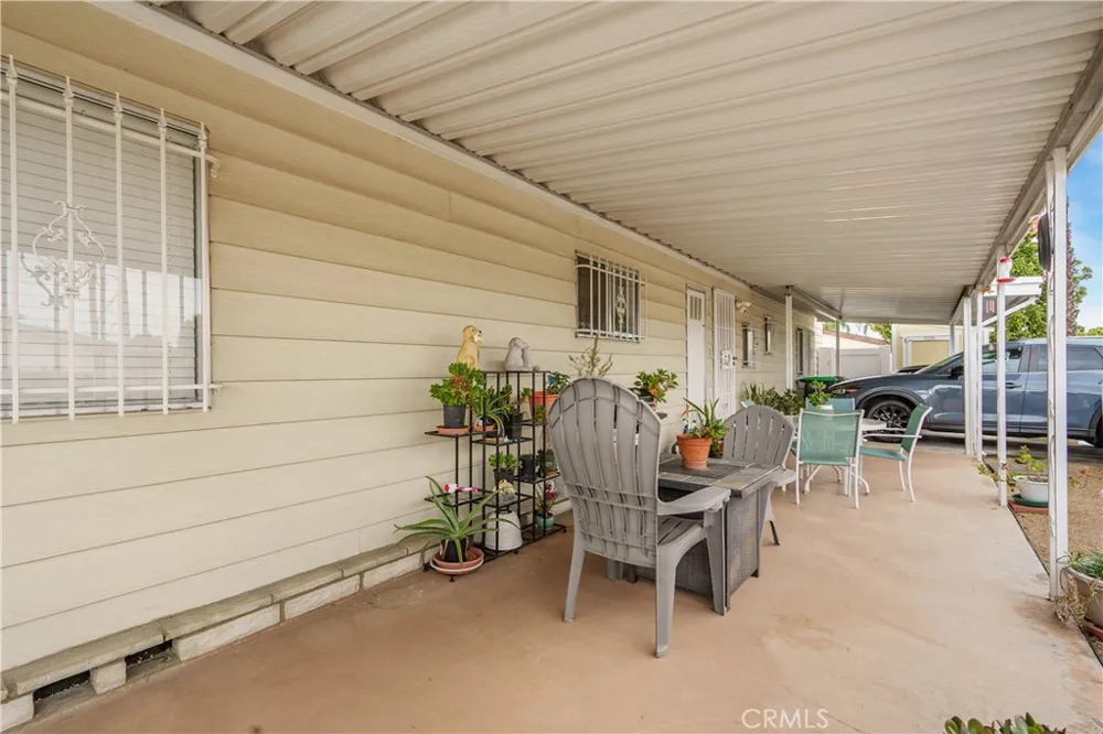 925 S Palm Hemet, CA 92543