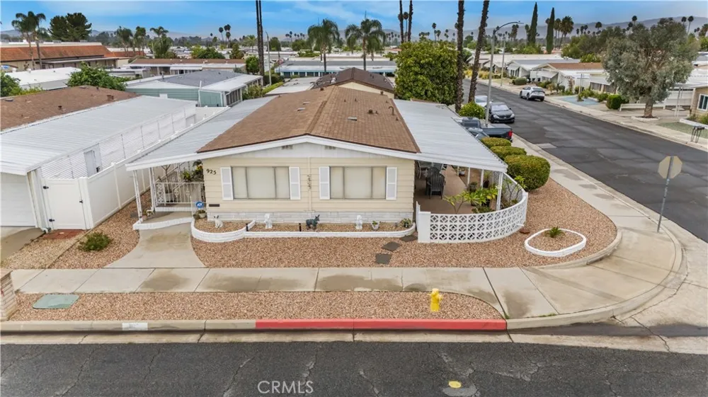 925 S Palm Hemet, CA 92543