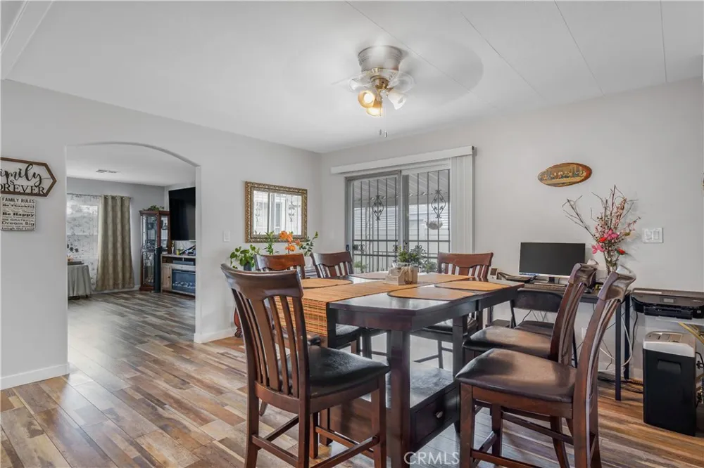 925 S Palm Hemet, CA 92543