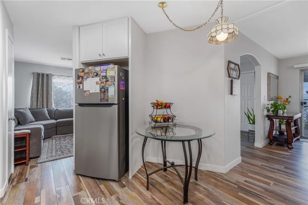 925 S Palm Hemet, CA 92543