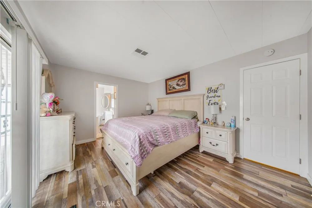 925 S Palm Hemet, CA 92543