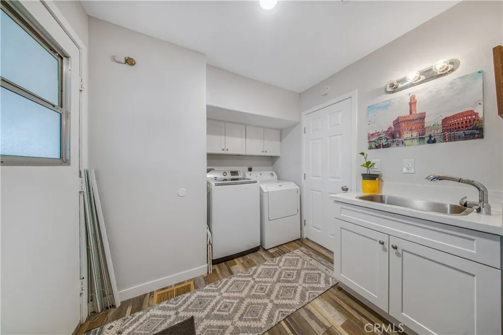925 S Palm Hemet, CA 92543