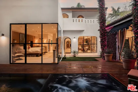 918 La Jolla Avenue
