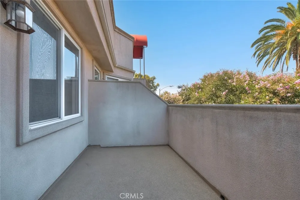 572 E San Jose Avenue #104 Burbank, CA 91501