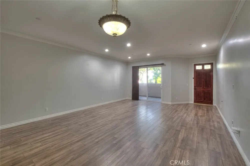572 E San Jose Avenue #104 Burbank, CA 91501