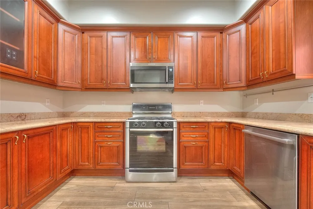 572 E San Jose Avenue #104 Burbank, CA 91501