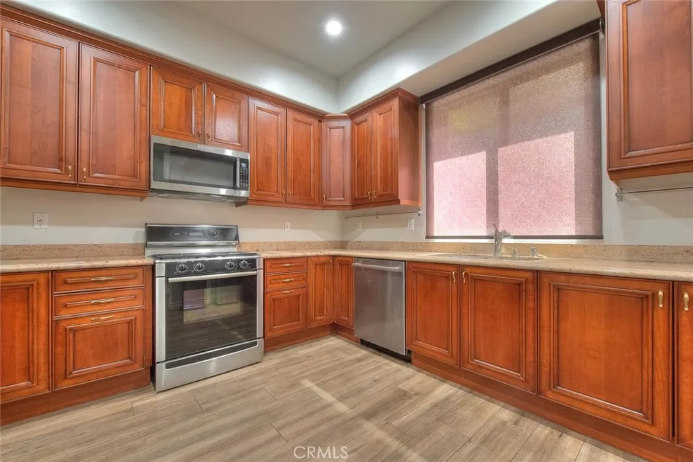 572 E San Jose Avenue #104 Burbank, CA 91501
