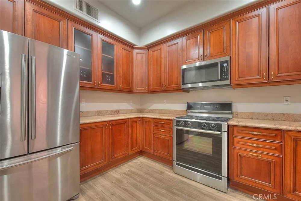 572 E San Jose Avenue #104 Burbank, CA 91501