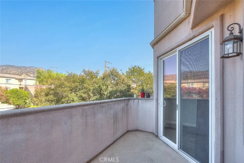 572 E San Jose Avenue #104 Burbank, CA 91501