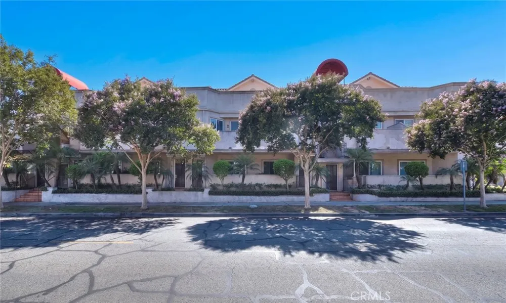572 E San Jose Avenue #104 Burbank, CA 91501