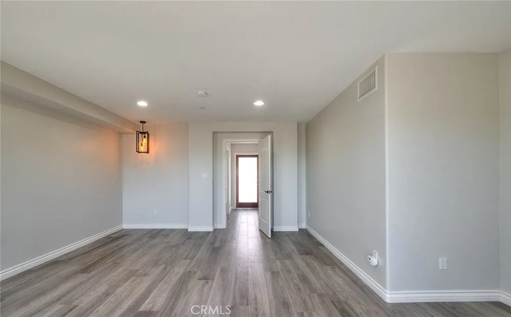 572 E San Jose Avenue #104 Burbank, CA 91501