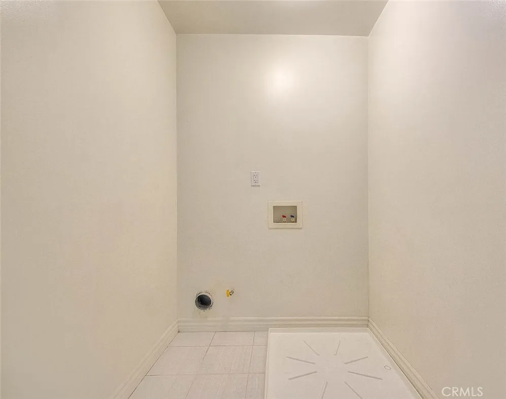 572 E San Jose Avenue #104 Burbank, CA 91501