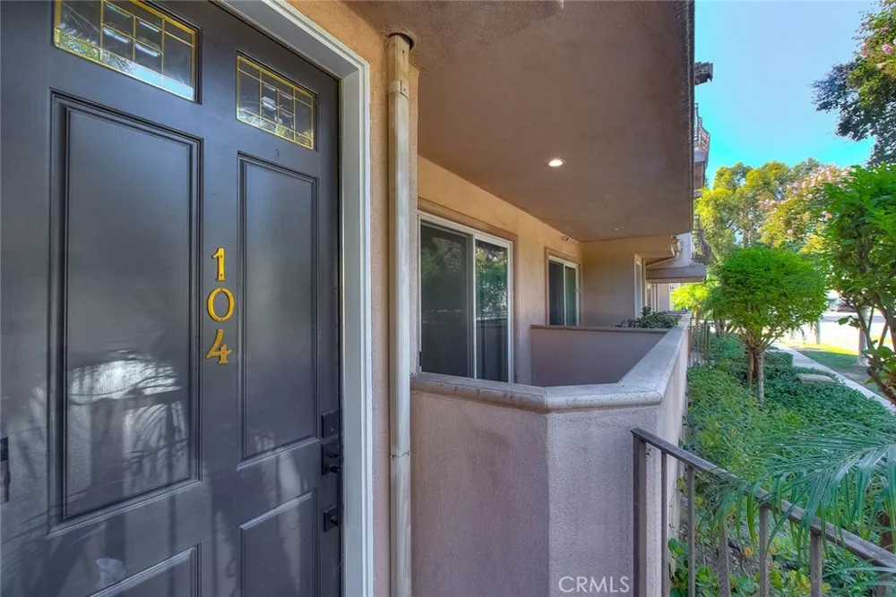 572 E San Jose Avenue #104 Burbank, CA 91501