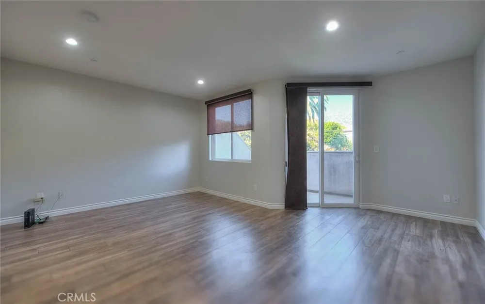 572 E San Jose Avenue #104 Burbank, CA 91501