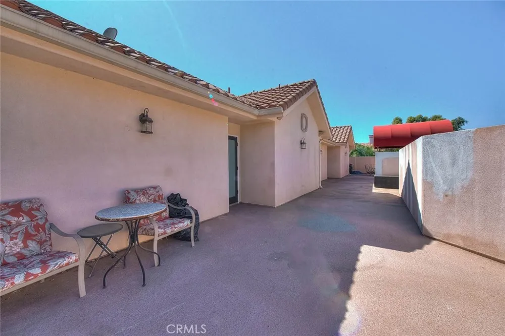 572 E San Jose Avenue #104 Burbank, CA 91501