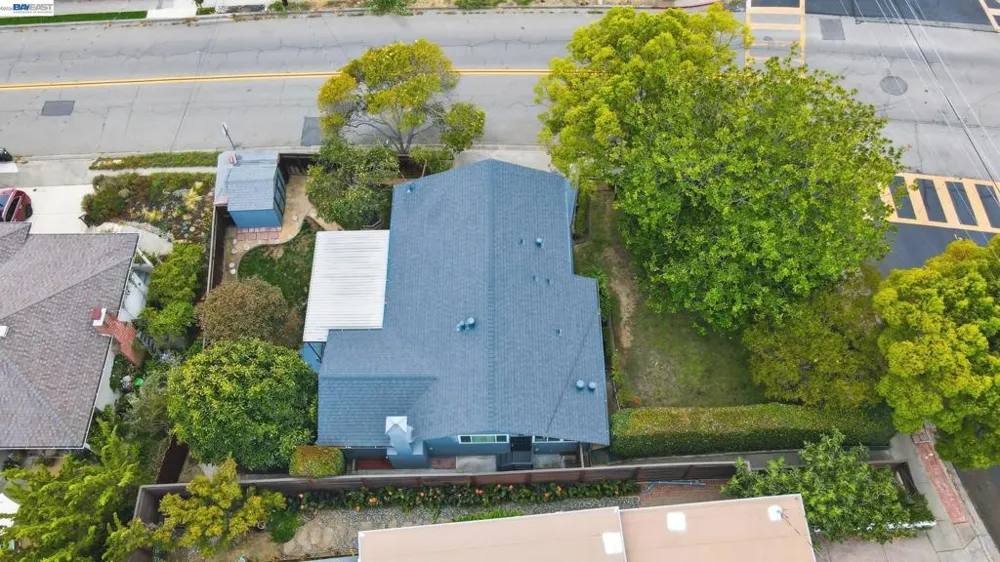 19026 Center St Castro Valley, CA 94546