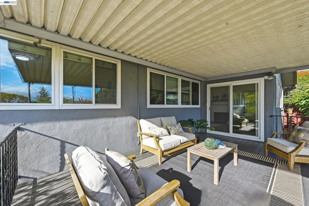 19026 Center St Castro Valley, CA 94546