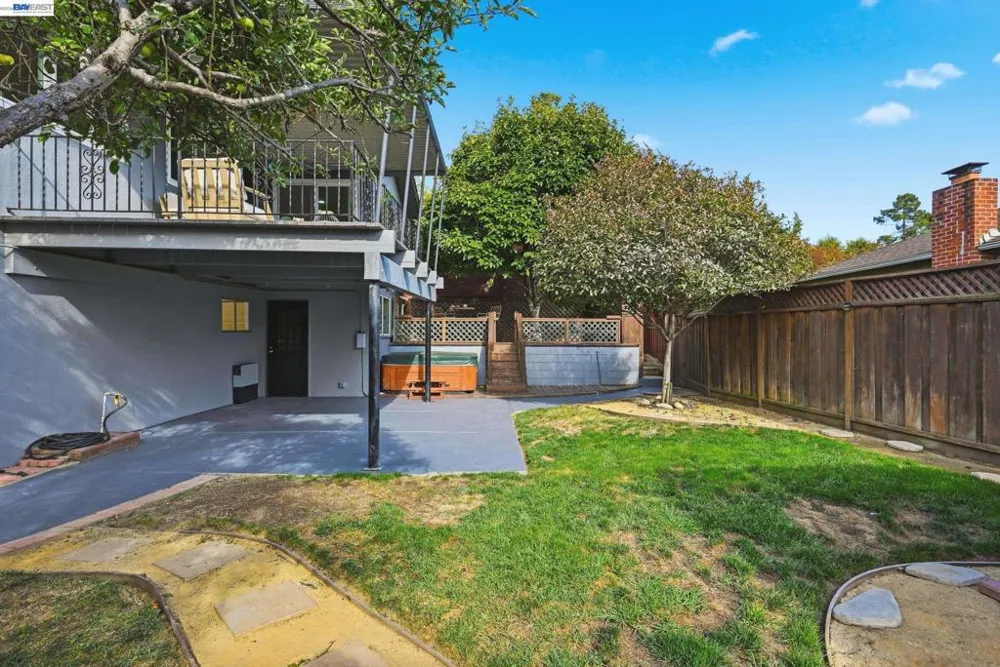 19026 Center St Castro Valley, CA 94546