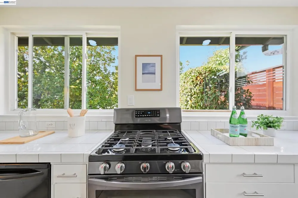 19026 Center St Castro Valley, CA 94546