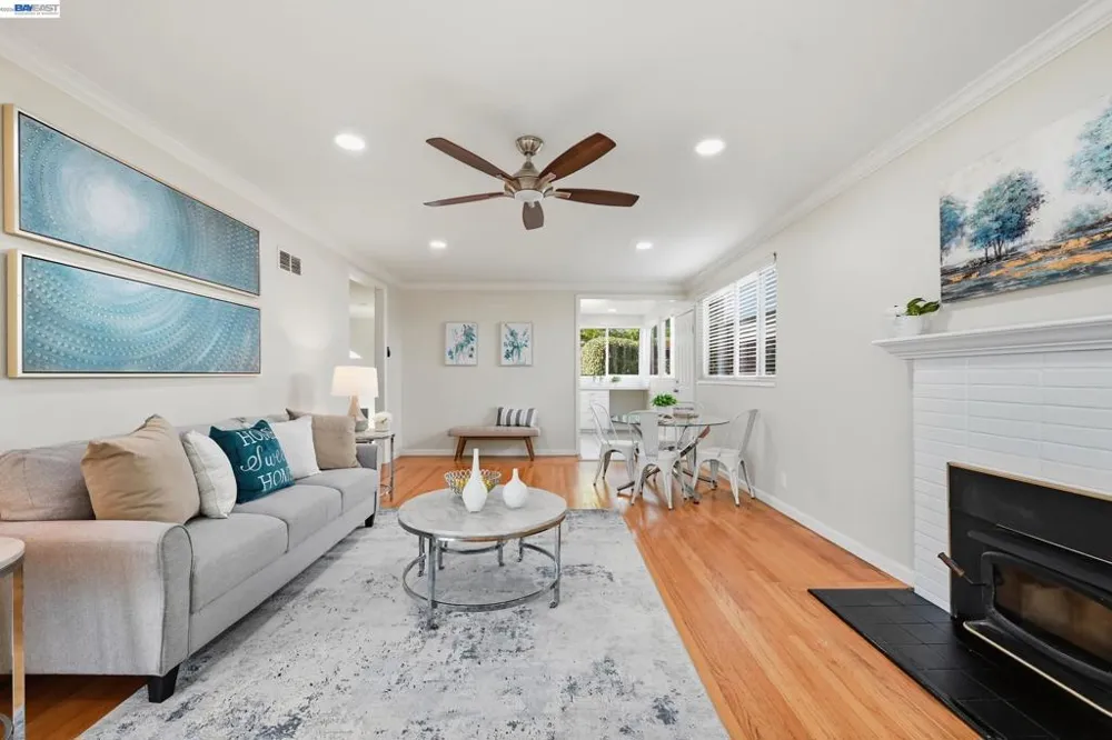 19026 Center St Castro Valley, CA 94546