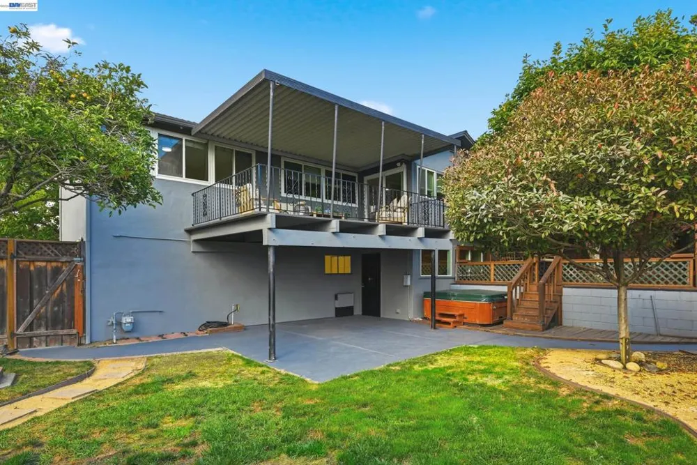 19026 Center St Castro Valley, CA 94546