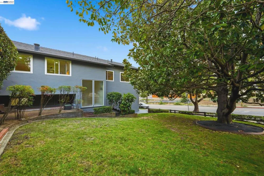 19026 Center St Castro Valley, CA 94546
