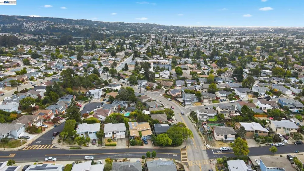 19026 Center St Castro Valley, CA 94546