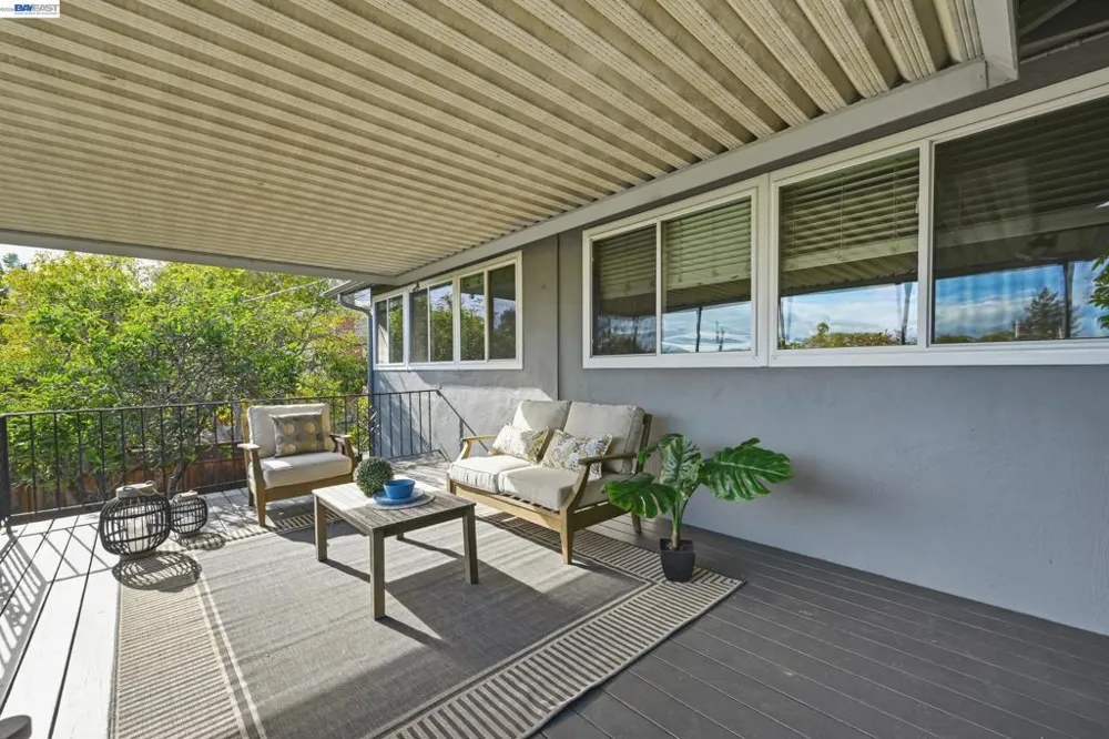 19026 Center St Castro Valley, CA 94546